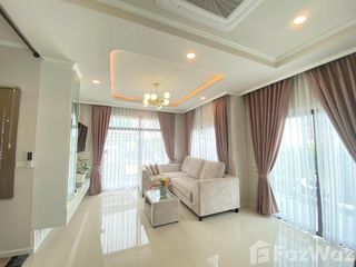 For rent 4 bedrooms house in Khlong Sam Wa, Bangkok