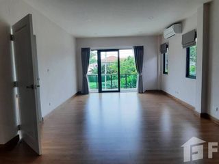 Casa en alquiler de 4 habitaciones en Don Mueang, Bangkok