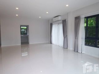 Casa en alquiler de 4 habitaciones en Don Mueang, Bangkok