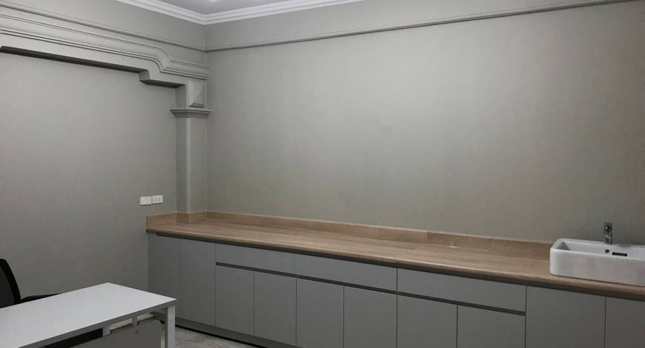 For rent office in Khlong Toei, Bangkok