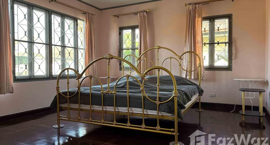 For rent 3 bedrooms house in Khlong Sam Wa, Bangkok