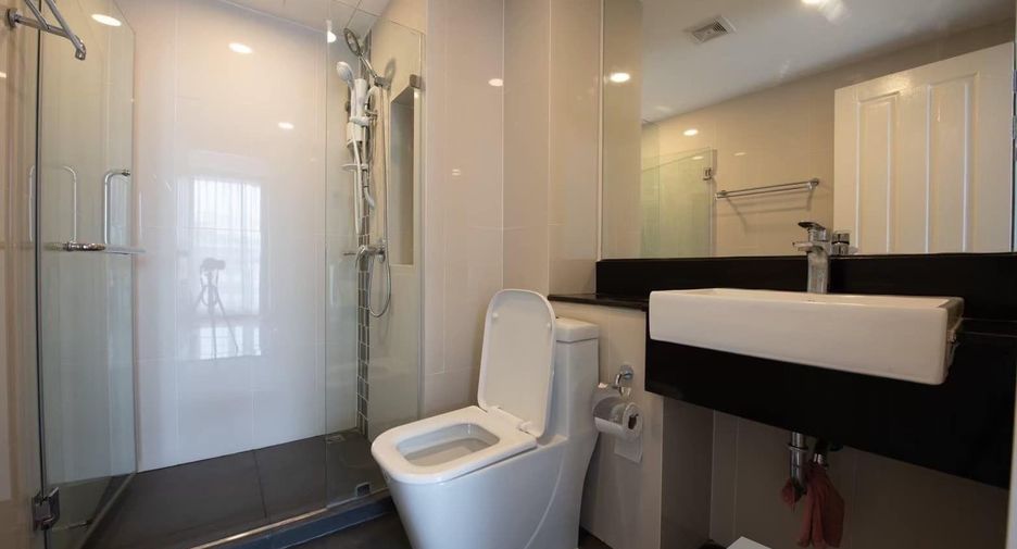 For rent 2 bedrooms condo in Bang Na, Bangkok