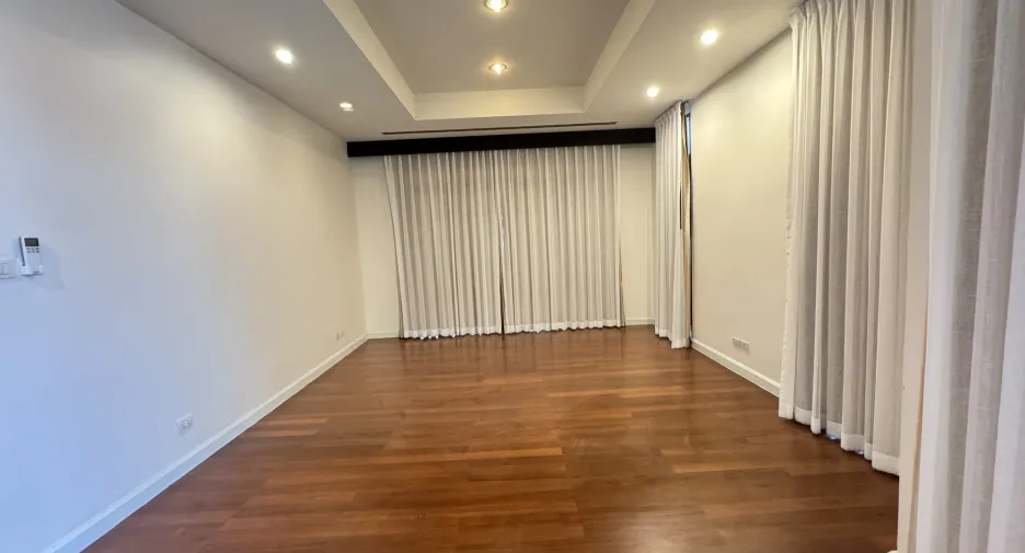 出租 4 卧室 独立屋 在 Watthana, 曼谷