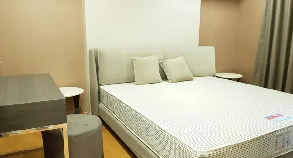 For rent 1 bed condo in Pathum Wan, Bangkok