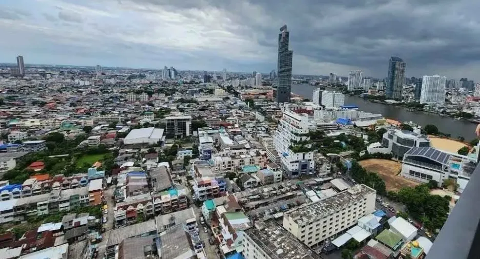 For rent 3 bedrooms condo in Bang Kho Laem, Bangkok