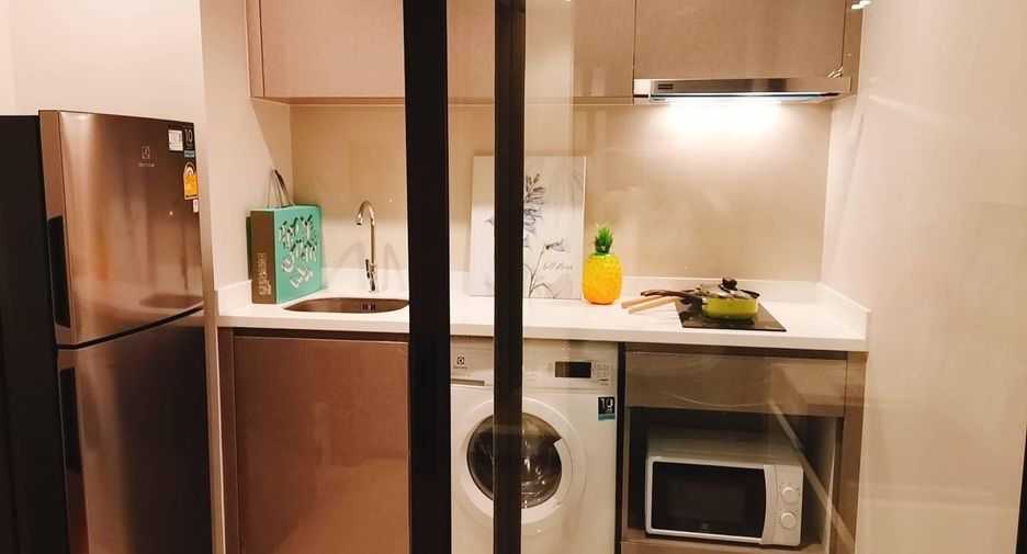 For rent 1 bed condo in Huai Khwang, Bangkok