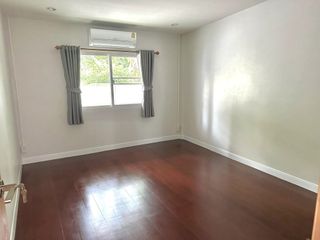 For rent 3 bedrooms house in Khlong Toei, Bangkok