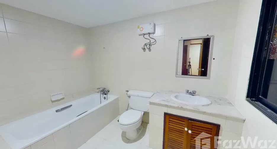 For rent 3 bedrooms condo in Watthana, Bangkok