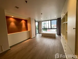For rent 3 bedrooms condo in Pathum Wan, Bangkok
