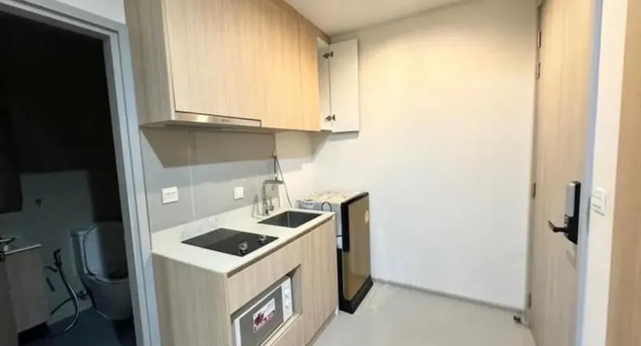 For rent studio condo in Phaya Thai, Bangkok