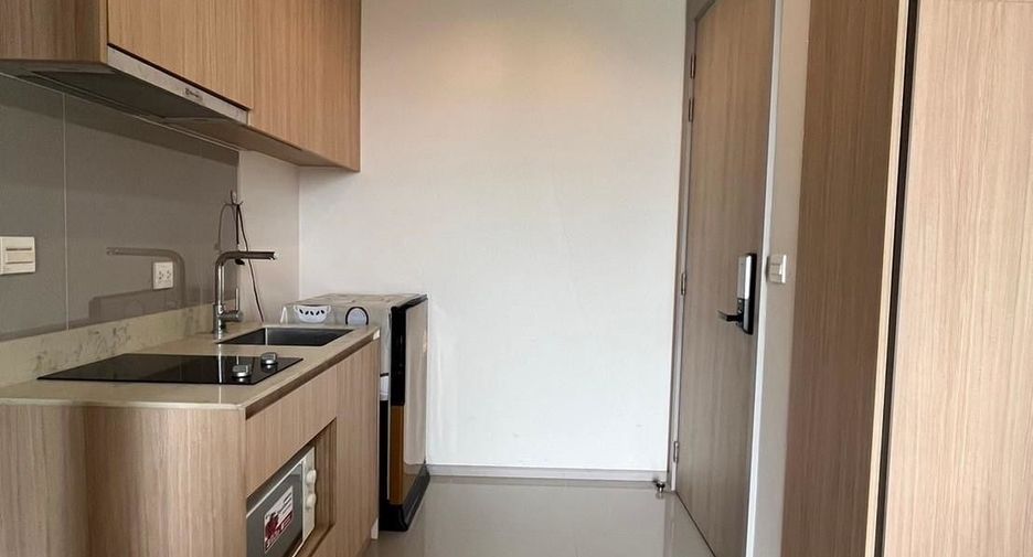 For rent studio condo in Phaya Thai, Bangkok