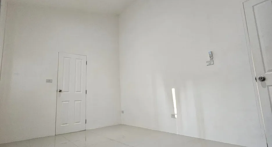 For rent 3 bedrooms house in Lat Phrao, Bangkok