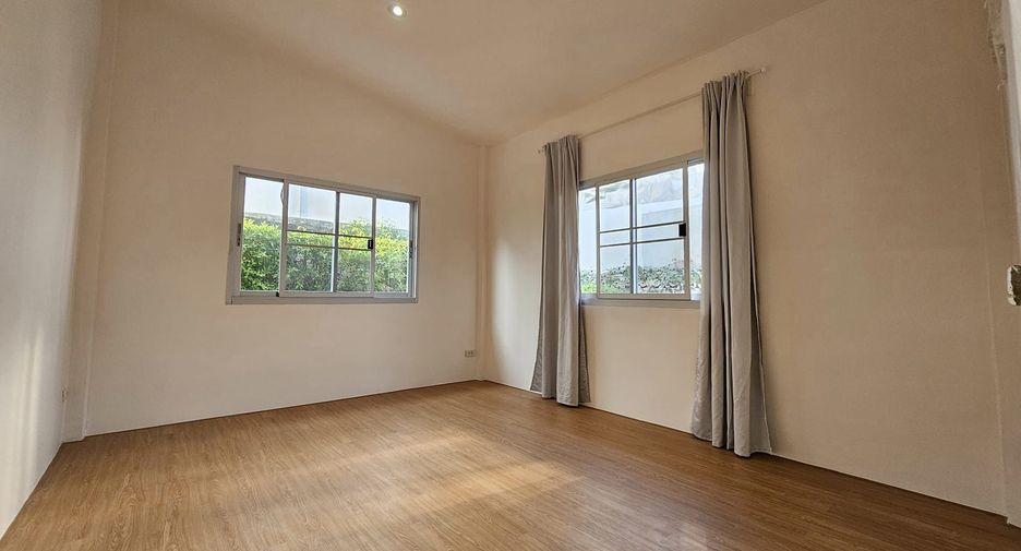 For rent 3 bedrooms house in Lat Phrao, Bangkok