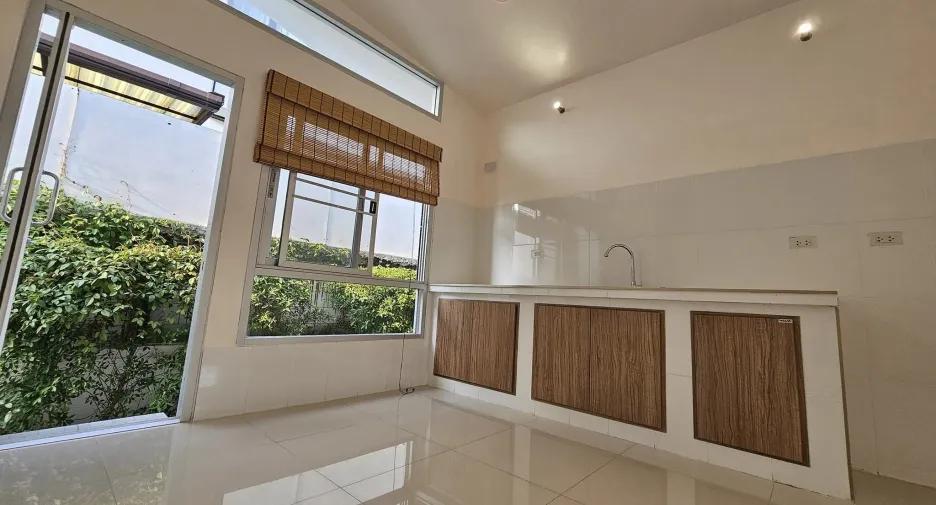 For rent 3 bedrooms house in Lat Phrao, Bangkok