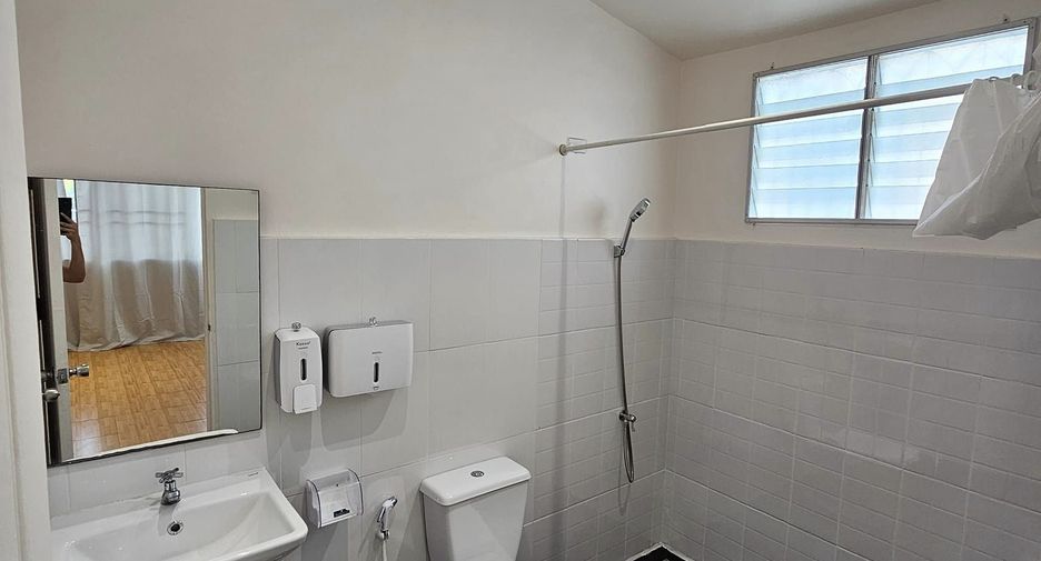 For rent 3 bedrooms house in Lat Phrao, Bangkok
