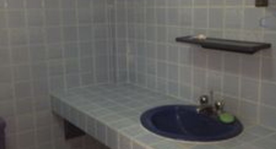 For rent 4 bedrooms house in Phra Khanong, Bangkok