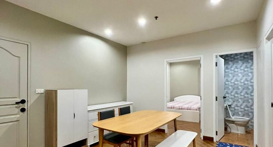 For rent 2 bedrooms condo in Ratchathewi, Bangkok