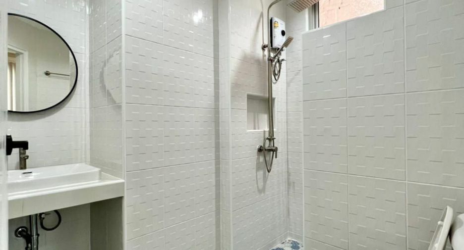 For rent 2 bedrooms condo in Ratchathewi, Bangkok