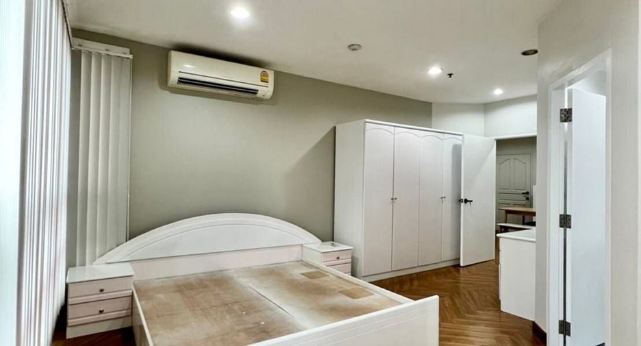 For rent 2 bedrooms condo in Ratchathewi, Bangkok