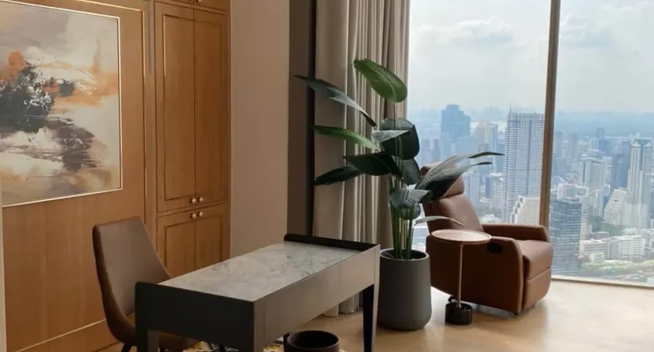 À louer 3 chambres condo à Khlong San, Bangkok