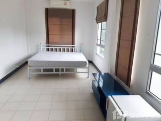For rent 3 bedrooms house in Khlong Sam Wa, Bangkok