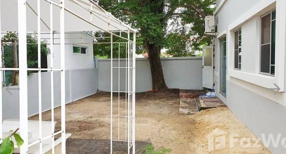 For rent 3 bedrooms house in Khlong Sam Wa, Bangkok