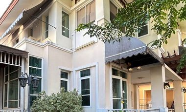 For rent 4 bedrooms house in Bang Kapi, Bangkok