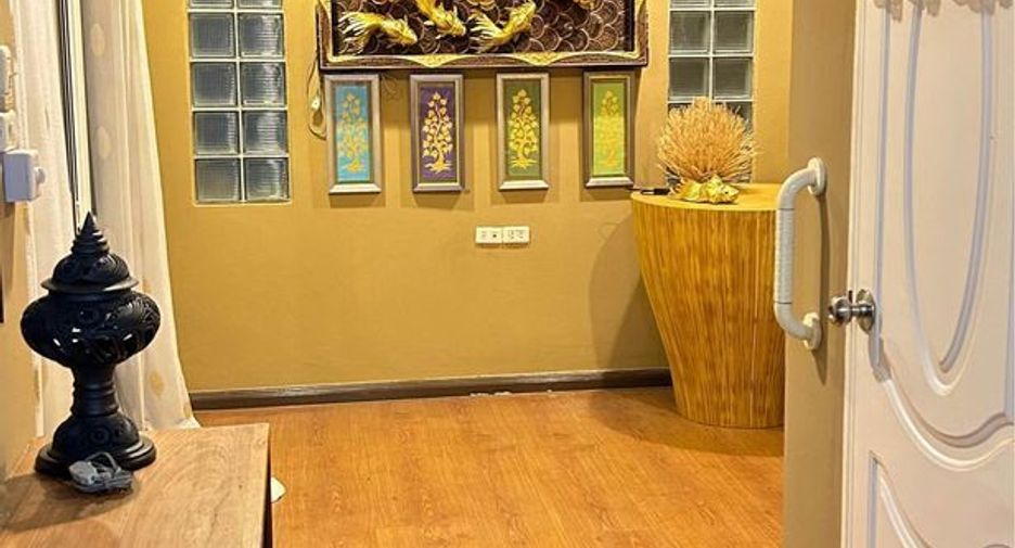 For rent 4 bedrooms house in Bang Kapi, Bangkok