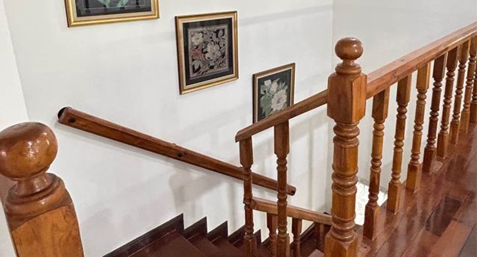 For rent 4 bedrooms house in Bang Kapi, Bangkok