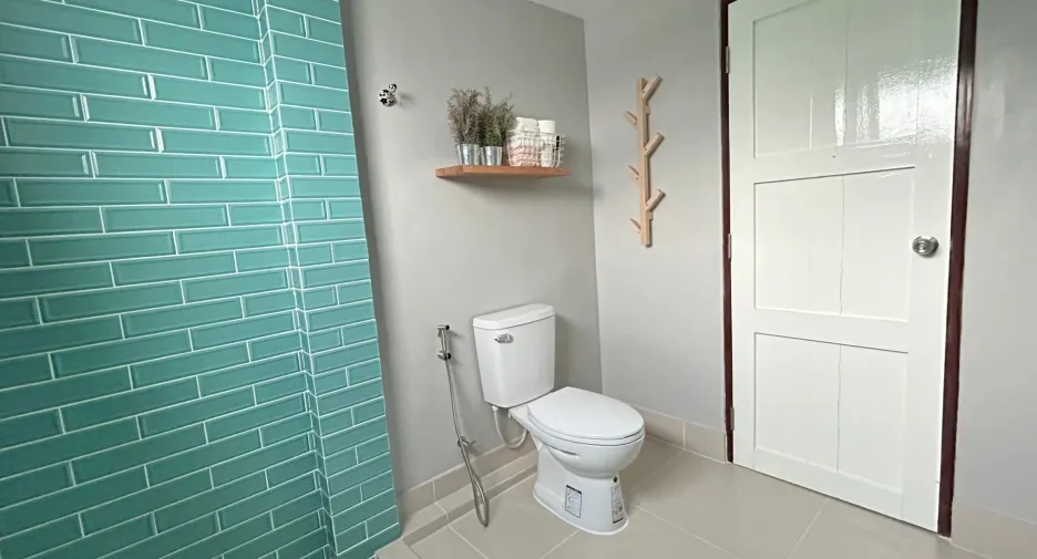 For rent 4 bedrooms house in Phra Khanong, Bangkok
