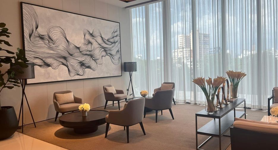 For rent 3 bedrooms condo in Khlong San, Bangkok