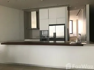 For rent 3 ベッドルーム condo in Khlong San, Bangkok