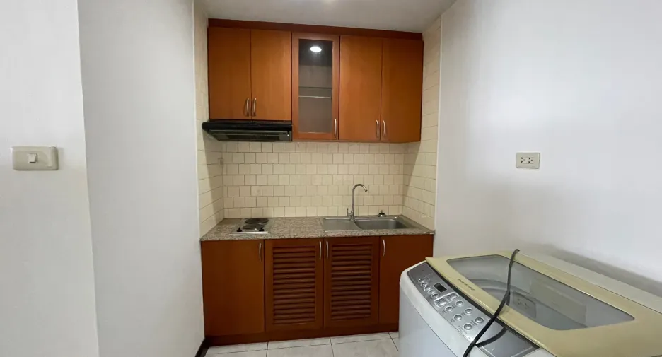 For rent 1 bed condo in Khlong Toei, Bangkok