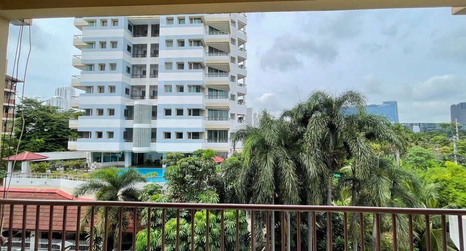 For rent 1 bed condo in Khlong Toei, Bangkok