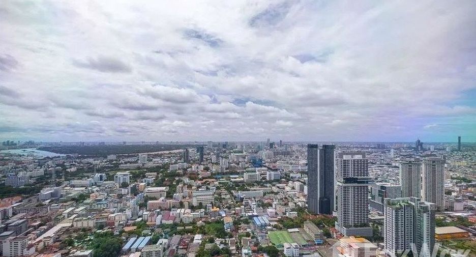 For rent 4 bedrooms condo in Sathon, Bangkok