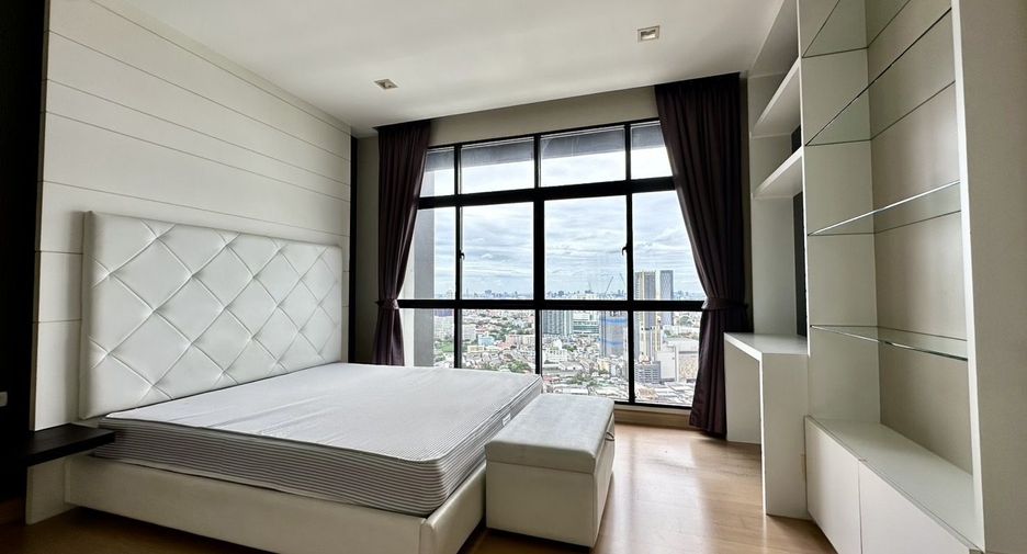 For rent 3 ベッドルーム condo in Khlong San, Bangkok