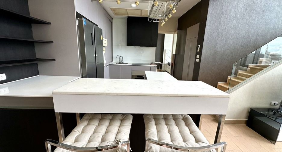 For rent 3 ベッドルーム condo in Khlong San, Bangkok
