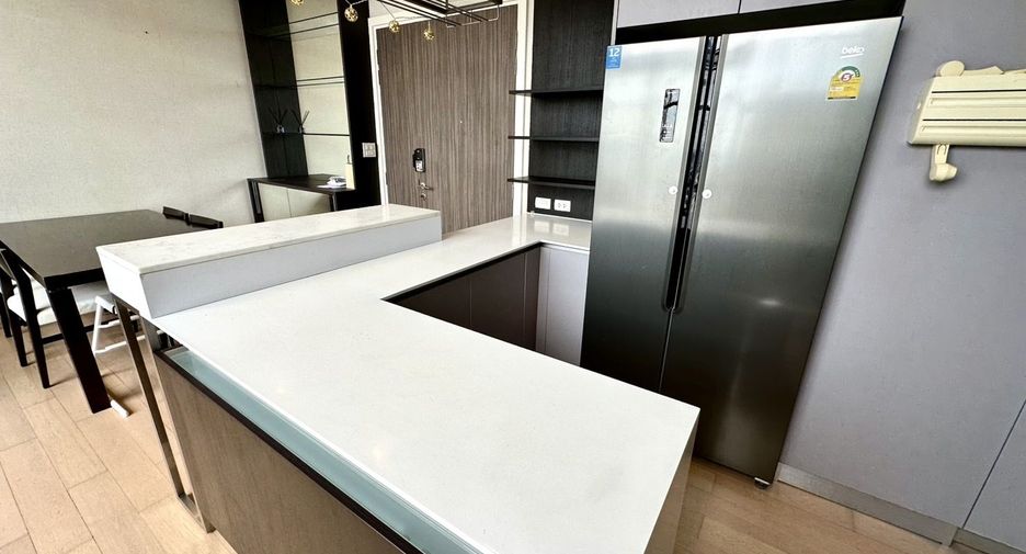 For rent 3 ベッドルーム condo in Khlong San, Bangkok