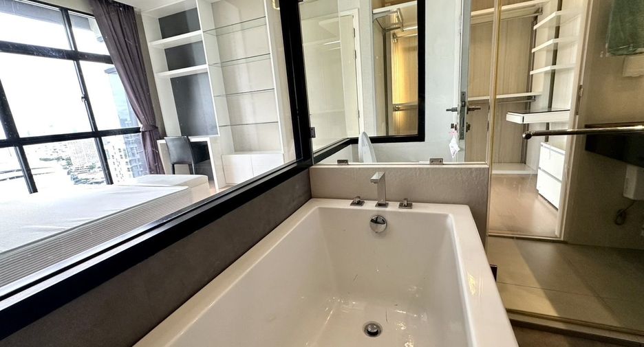 For rent 3 ベッドルーム condo in Khlong San, Bangkok