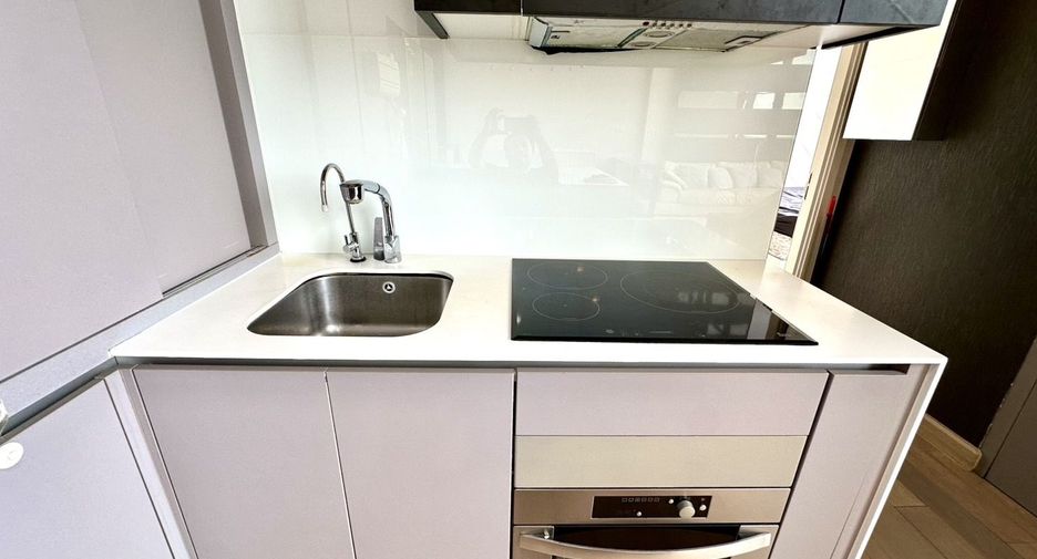 For rent 3 ベッドルーム condo in Khlong San, Bangkok