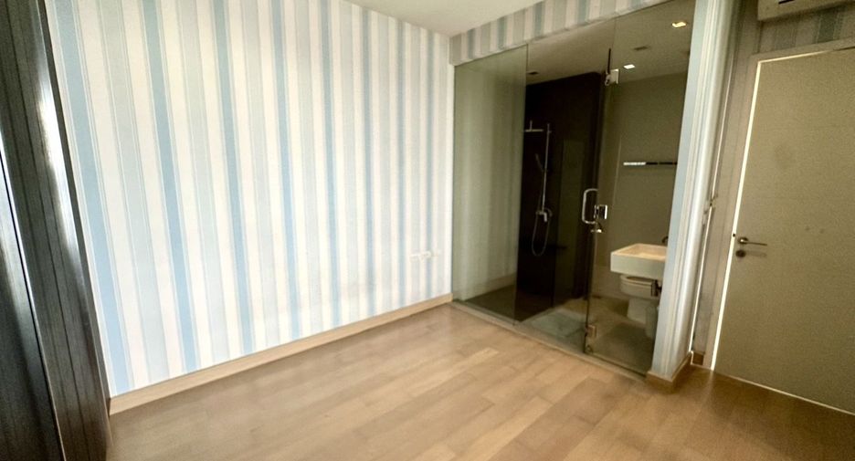 For rent 3 ベッドルーム condo in Khlong San, Bangkok