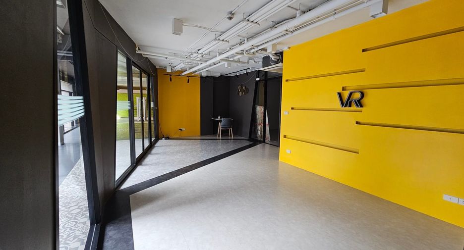 For rent retail Space in Bang Rak, Bangkok