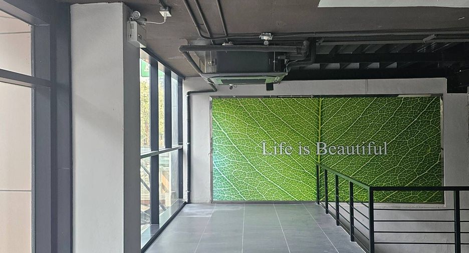 For rent retail Space in Bang Rak, Bangkok