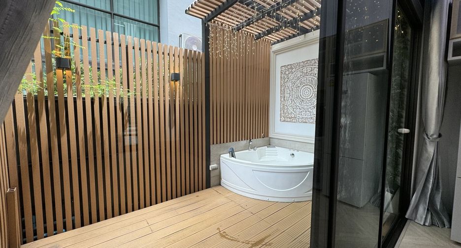 Reihenhaus zur Miete mit 3 Zimmer in Suan Luang, Bangkok