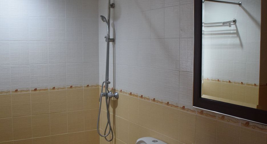 For rent 2 bedrooms condo in Sathon, Bangkok