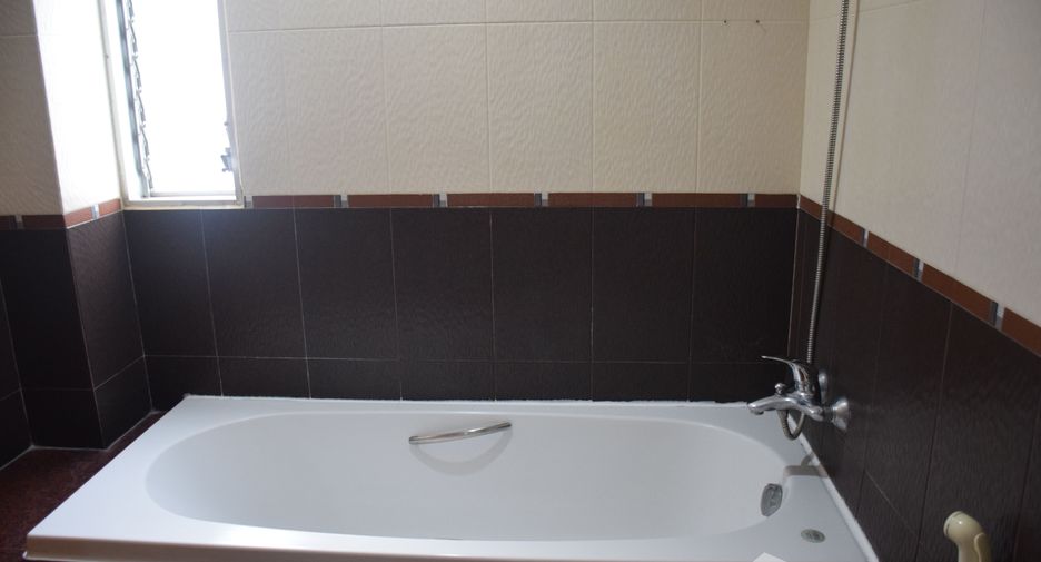 For rent 2 bedrooms condo in Sathon, Bangkok