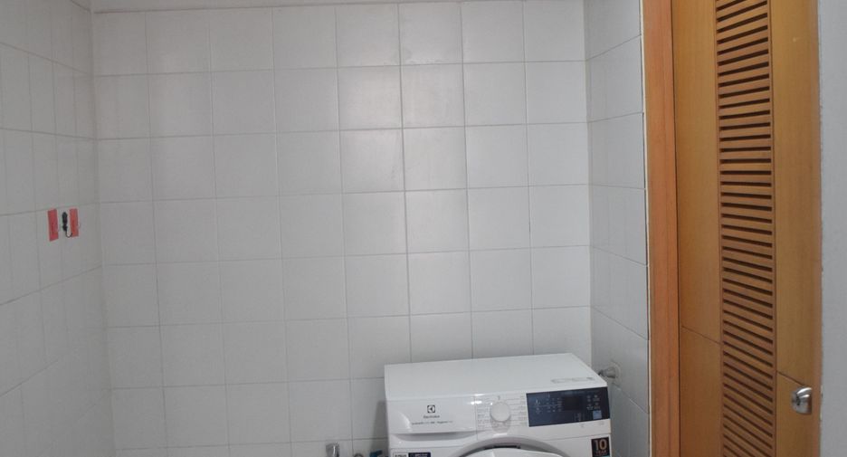 For rent 2 bedrooms condo in Sathon, Bangkok