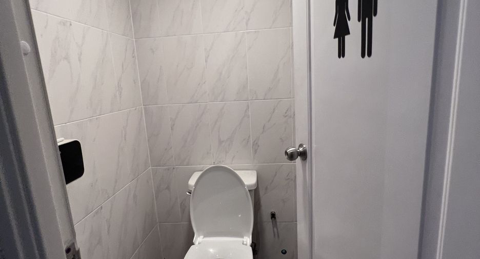 Gewerbefläche zur Miete mit 4 Zimmer in Watthana, Bangkok