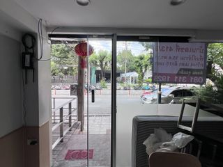 For rent 4 bedrooms retail Space in Watthana, Bangkok