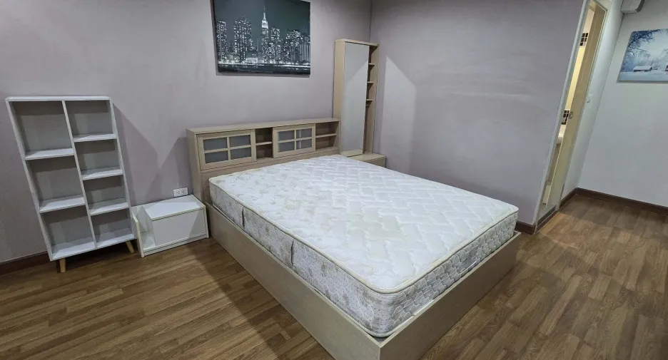For rent 1 bed condo in Phra Khanong, Bangkok
